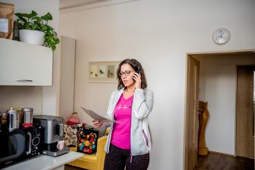 žena telefonuje