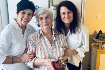 dcera s matkou a zdravotní sestrou